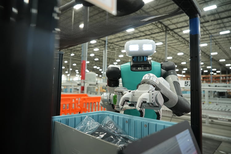 Agility Robotics offers everything customers need to quickly deploy automation solutions in their facilities without costly retrofitting. Digit can walk into existing facilities and address the hardest-to-automate portions of precision workflows.